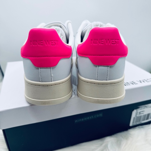 Women's Dunnit Lace-Up Round Toe Casual Sneakers - Picture 4 of 8